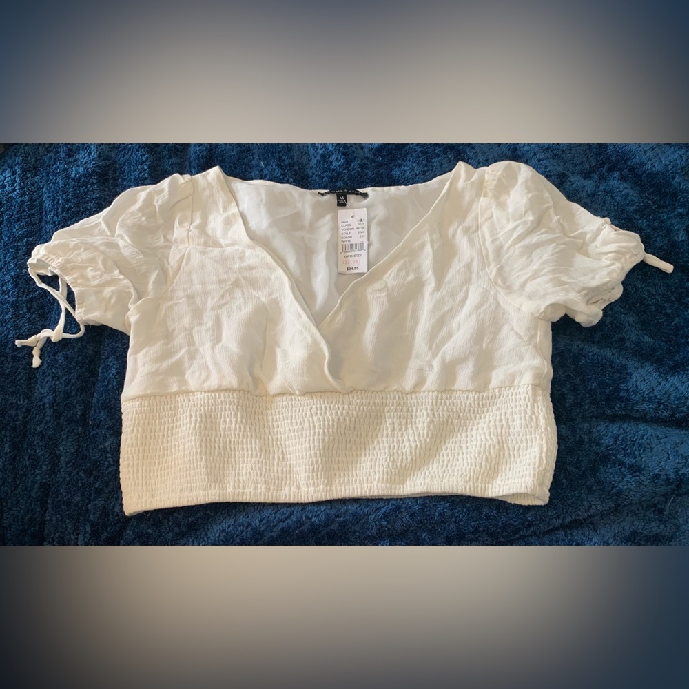 Kendall & Kylie White Smocked Crop Top – PacSun – Size M – NWT